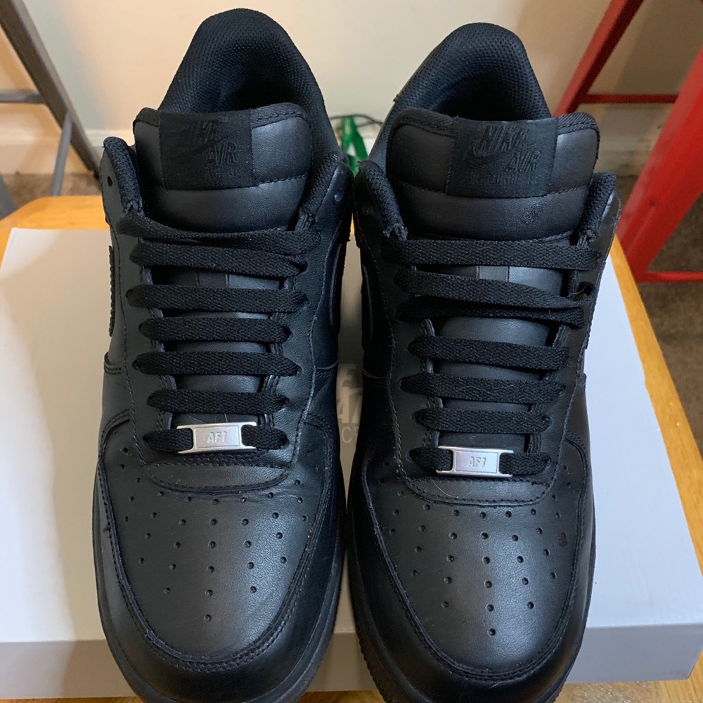 Air Force 1 - Picture 3 of 5